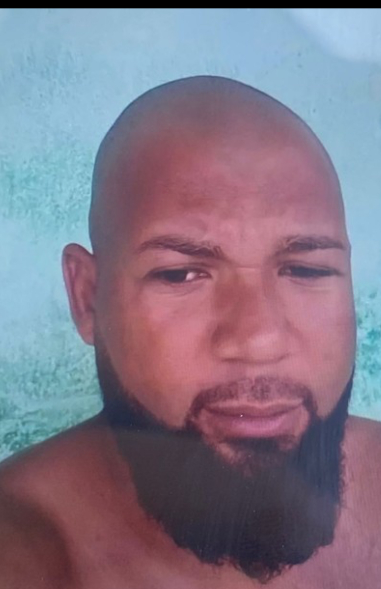 Suspeito de matar ex-companheira se entrega à polícia em Salvador