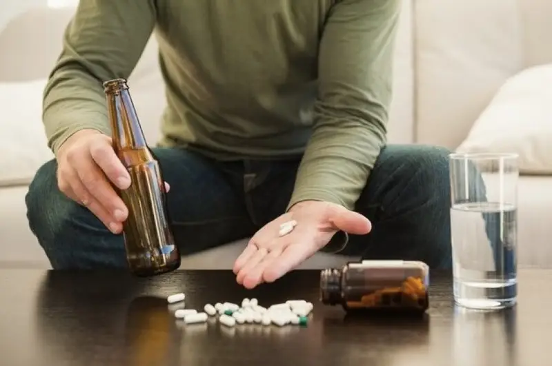 Veja 10 remédios que não podem ser misturados com álcool