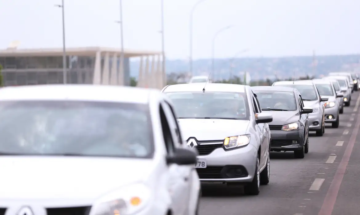 Uber revela quais carros não serão mais aceitos no app em 2025