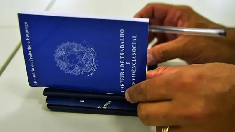 Redução da jornada 6×1 volta ao debate e divide opiniões no país