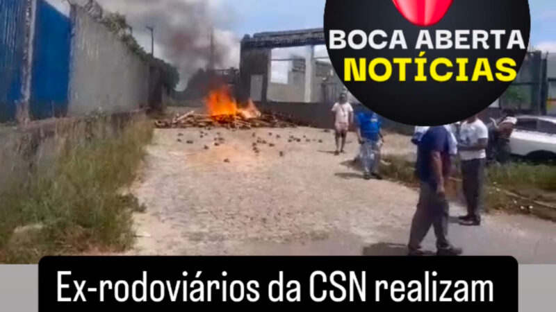 Os ex-rodoviários da extinta empresa CSN estão realizando uma manifestação nesta terça-feira (3) em frente à antiga garagem da empresa