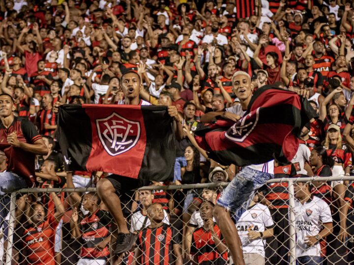 Com elenco numeroso, Vitória aposta na base para reagir no Brasileirão